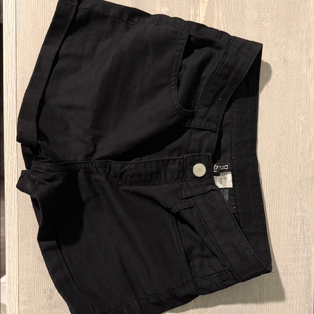 Divided High Waist Black Shorts
